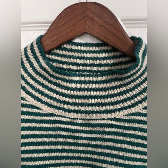 Liz Claiborne Women’s Mock Neck Sweater Striped Green/Cream Size 1X. New w tag - Picture 3 of 10